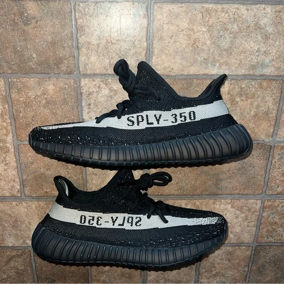 Yeezy Boost 350 V2 Oreo Size 9 - No Box Size 9 - adidas Yeezy Boost 350 V2 Low Oreo 889772715615| eBay main image 3